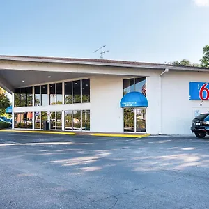 Hotel 6-tampa, Fl - Fairgrounds
